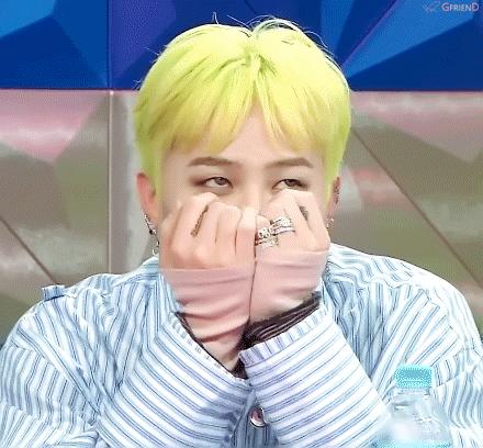 耐克最新海報引領(lǐng)運動(dòng)風(fēng)尚，激發(fā)無(wú)限潛能，展示時(shí)尚力量