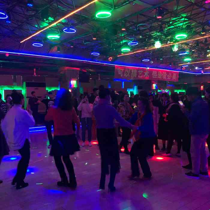 最新上海舞廳地址匯總，舞動(dòng)魔都的熱門(mén)場(chǎng)所揭秘