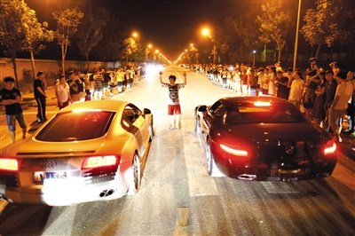 新疆車(chē)禍最新消息，探索自然美景不受阻礙