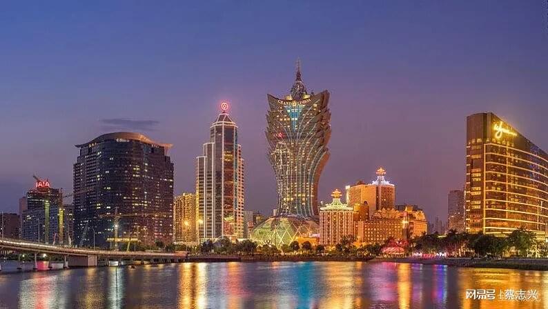 澳門(mén)今晚九點(diǎn)30分開(kāi)獎,最新碎析解釋說(shuō)法_FFP83.303薪火相傳版