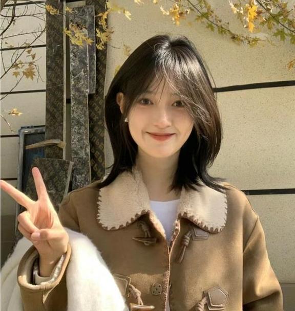 科技與時(shí)尚融合，2024年最新流行發(fā)型展望