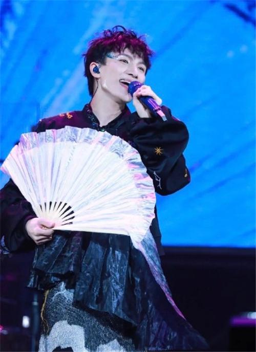 火花最新歌曲，自然美景之旅，探尋內心的平和寧靜