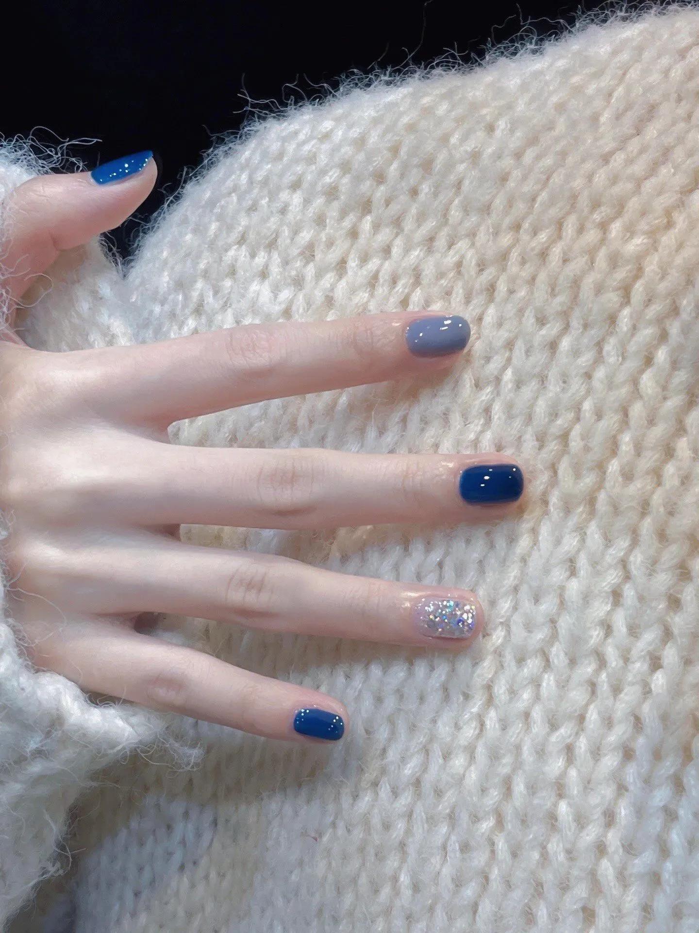 最新美甲時(shí)尚，愛(ài)的色彩與日常陪伴的魅力