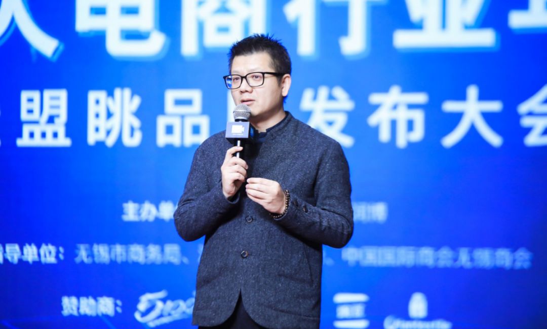 方凱雷最新,方凱雷最新動(dòng)態(tài)，探索科技前沿，引領(lǐng)行業(yè)創(chuàng  )新