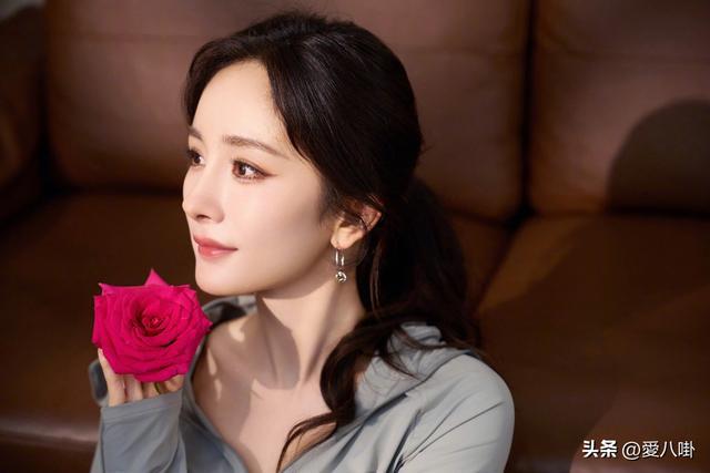 最新楊冪視頻聚焦，熱門(mén)話(huà)題與看點(diǎn)一網(wǎng)打盡