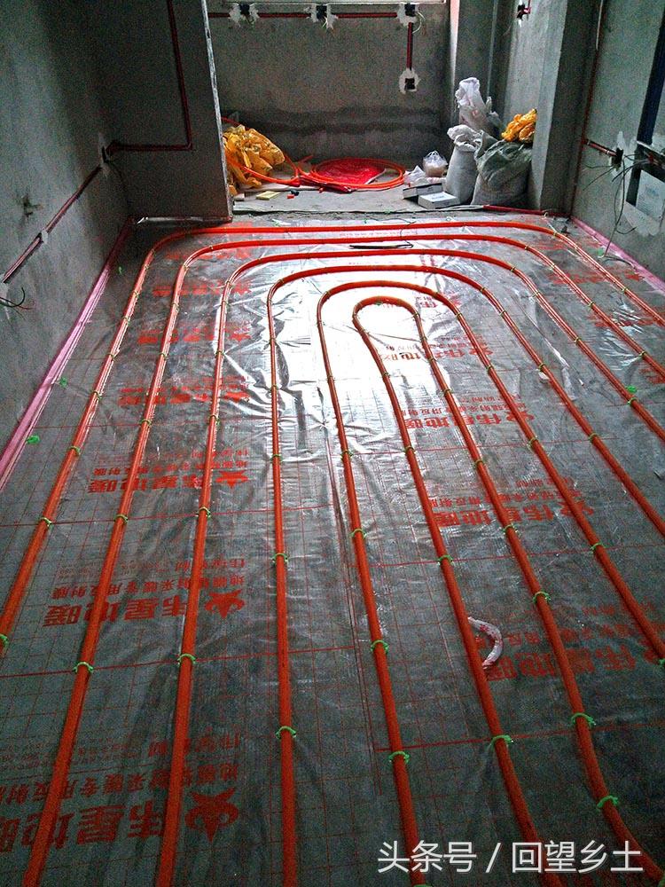 關(guān)于地暖安裝價(jià)格的觀(guān)點(diǎn)探討，全面解析裝地暖的費用與考量因素