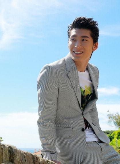 揭秘演員張博背后的神秘愛(ài)情故事，與妻子的娛樂(lè )圈愛(ài)情故事曝光