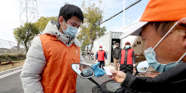 疫情下的宅家生活，體驗趣事與友情的溫暖紐帶