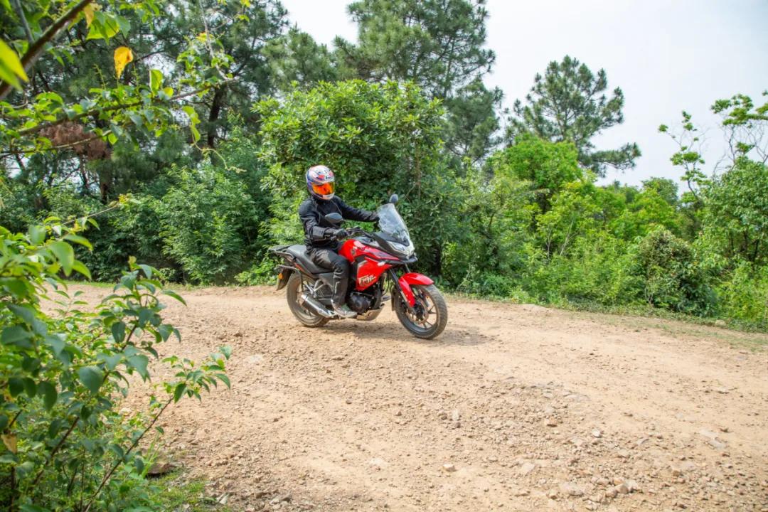 最新本田X車(chē)款評測，小巷深處的駕駛體驗之選