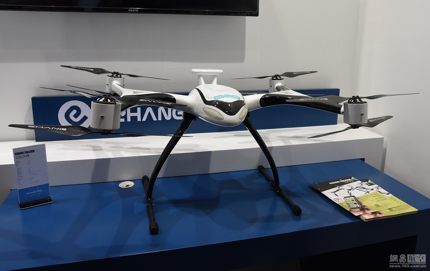 無(wú)人機表演價(jià)格揭秘，背景、發(fā)展及其在特定時(shí)代的地位影響