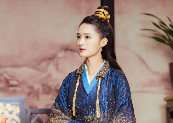 演員李齡，與自然美景的邂逅與內心寧靜之旅