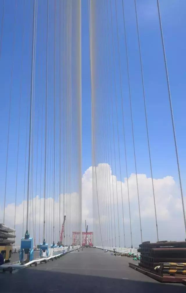 滬通長(cháng)江大橋最新工程動(dòng)態(tài),滬通長(cháng)江大橋最新工程動(dòng)態(tài)，橋上的友情與家的溫馨