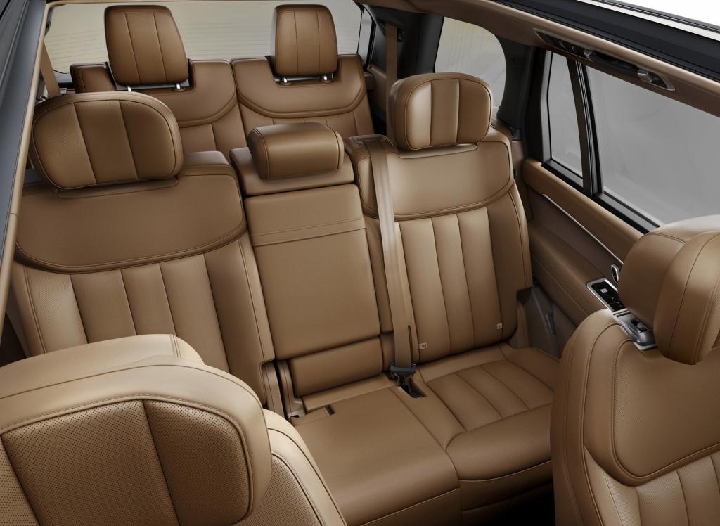 全新攬勝亮相,全新攬勝亮相，小巷中的隱藏寶藏，探索未知的獨特風(fēng)情！