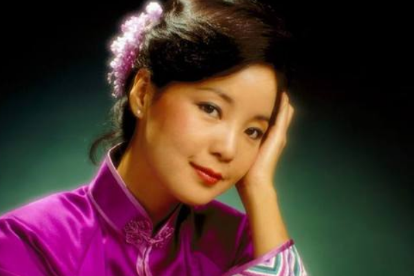 娛樂(lè )圈明星與自然的永恒擁抱，逝去的星光，在自然中閃耀