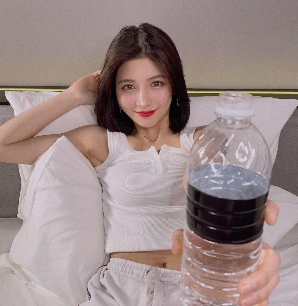 演員李潼，炸裂演技與魅力閃耀小紅書(shū)之星