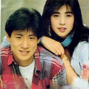 揭秘明星背后的故事，光環(huán)下的真實(shí)身份?