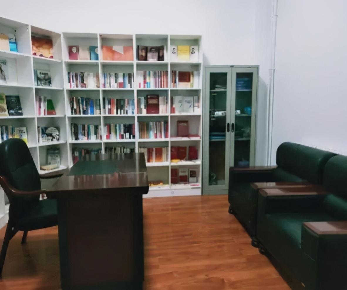 時(shí)代進(jìn)步與農業(yè)創(chuàng  )新，2016年新款花椒收割機亮相