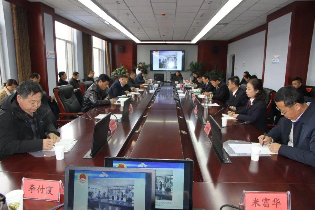 廢品回收新趨勢，小巷中的綠色奇遇之旅