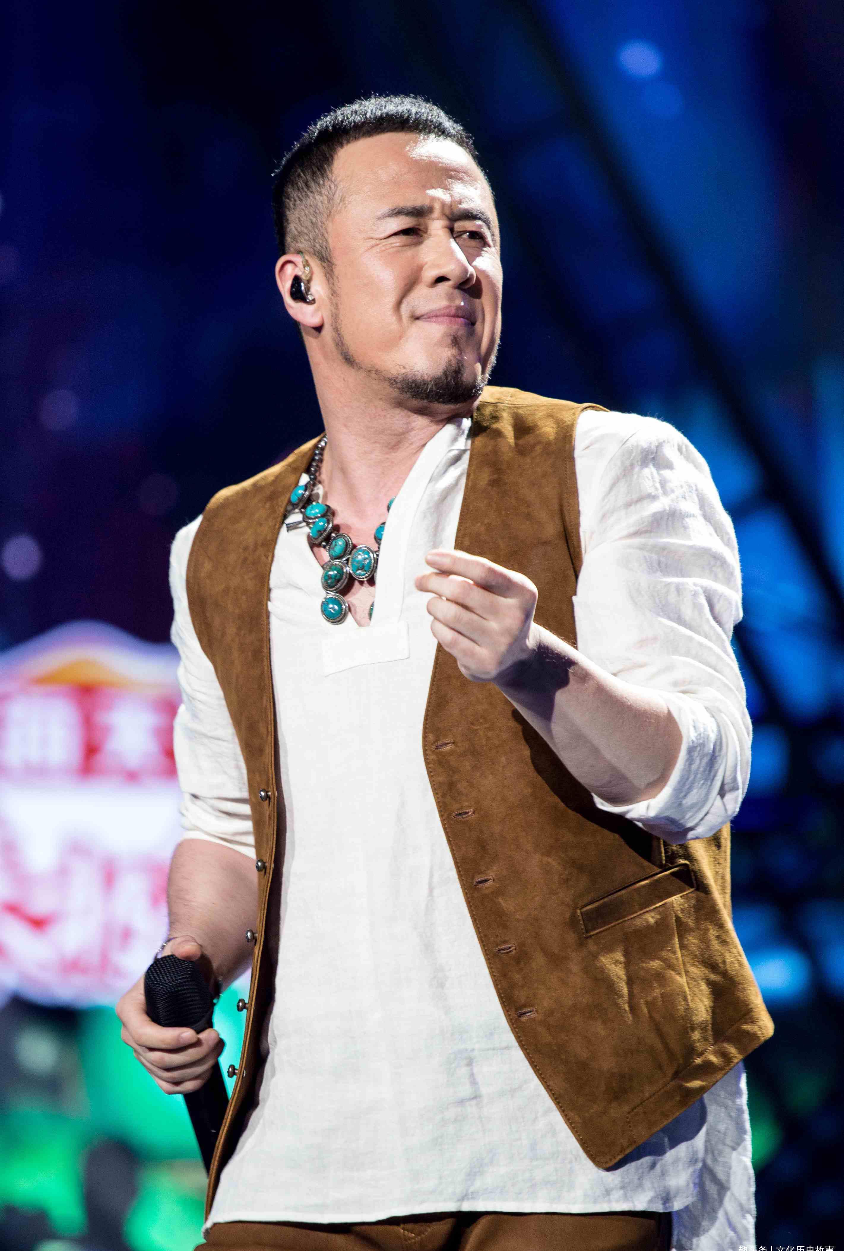 楊坤最新動(dòng)態(tài)，科技潮流引領(lǐng)者，創(chuàng  )新讓生活精彩紛呈