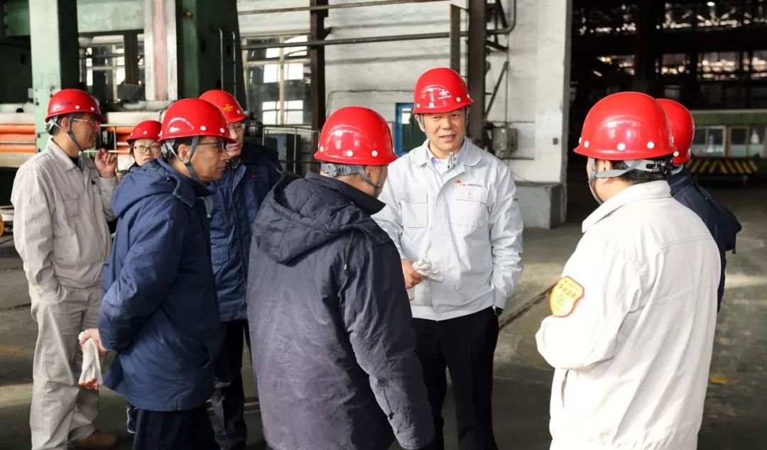鞍鋼集團領(lǐng)導層引領(lǐng)變革，鑄就輝煌新篇章