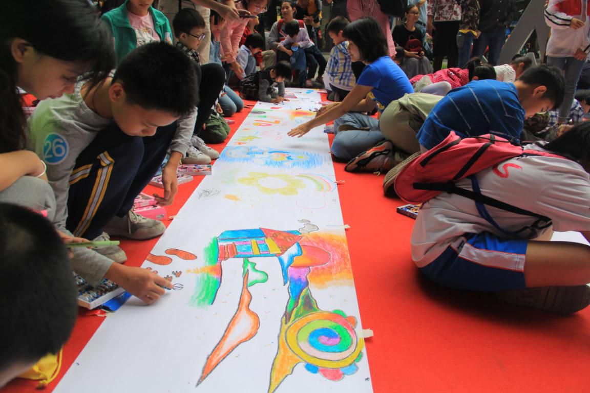 小巷中的藝術(shù)寶藏，大型繪畫(huà)比賽盛況展示