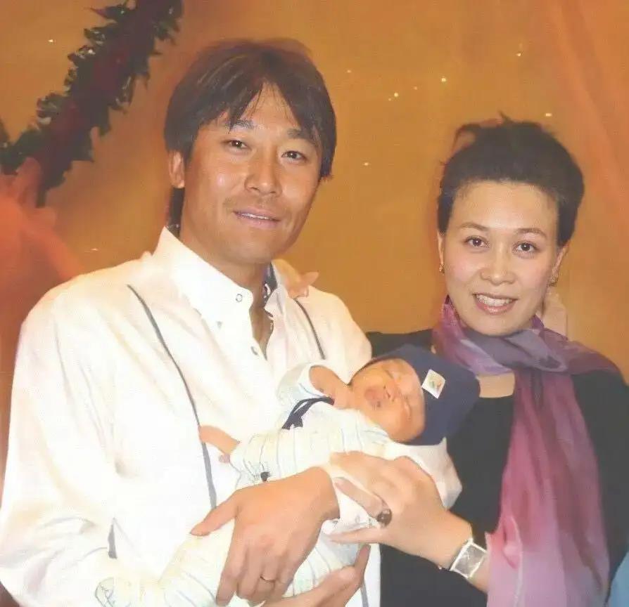 明星演唱會(huì )耳機，聽(tīng)覺(jué)盛宴中的獨特體驗之旅