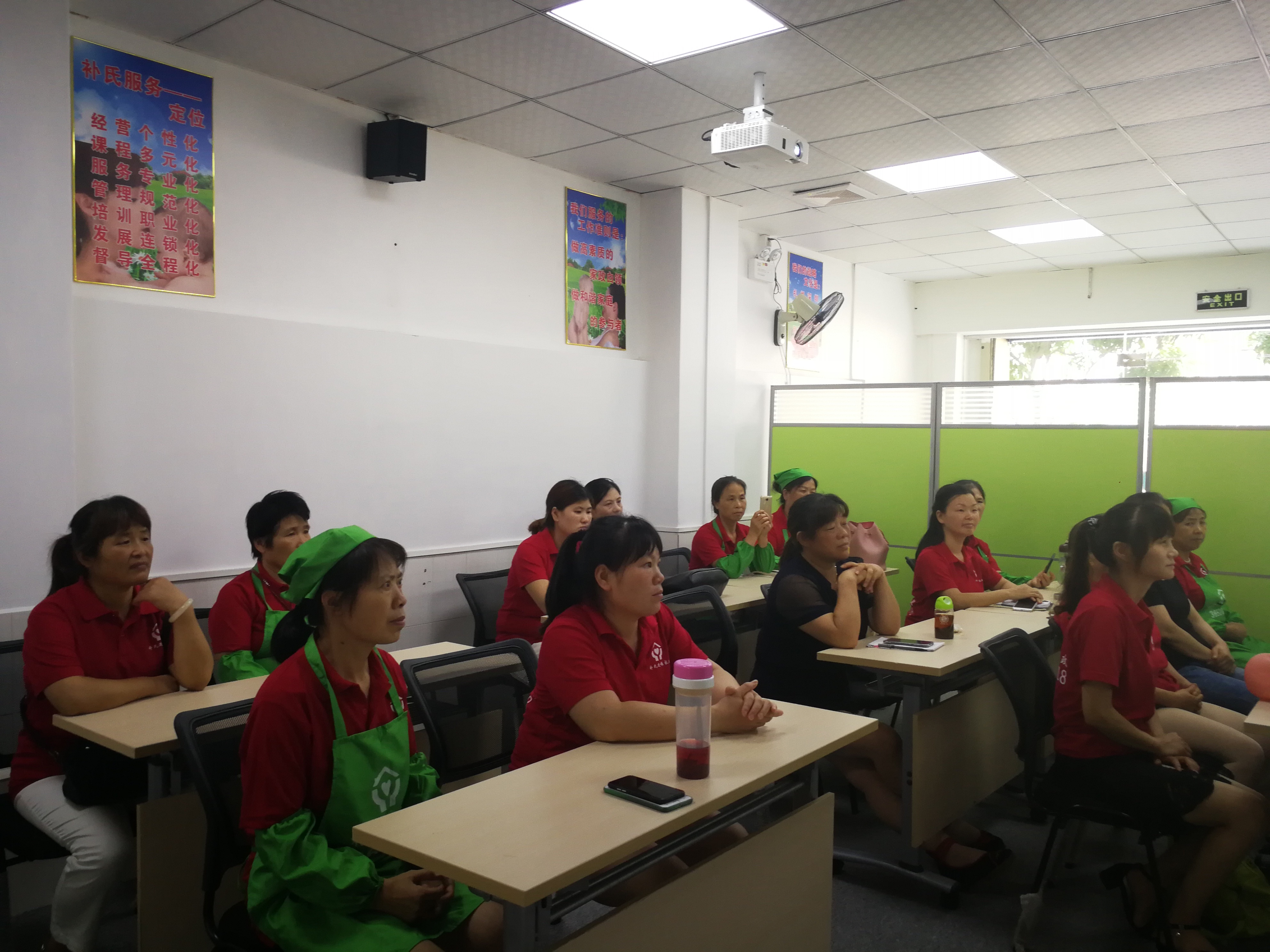 長(cháng)沙住家保姆價(jià)格及溫馨日常介紹