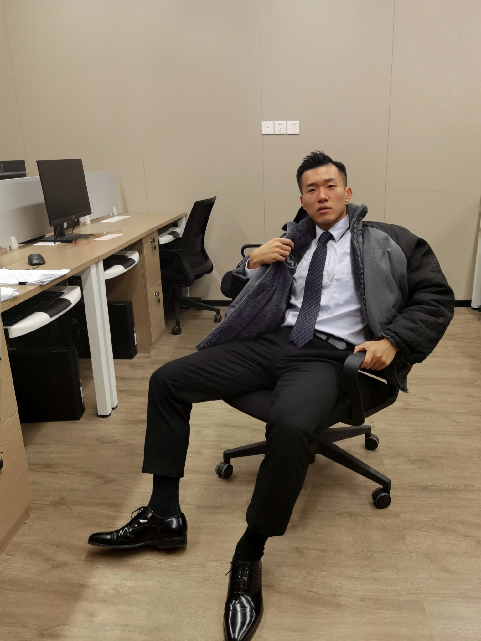 呆叔最新風(fēng)采，新晉時(shí)尚偶像引領(lǐng)潮流新風(fēng)尚