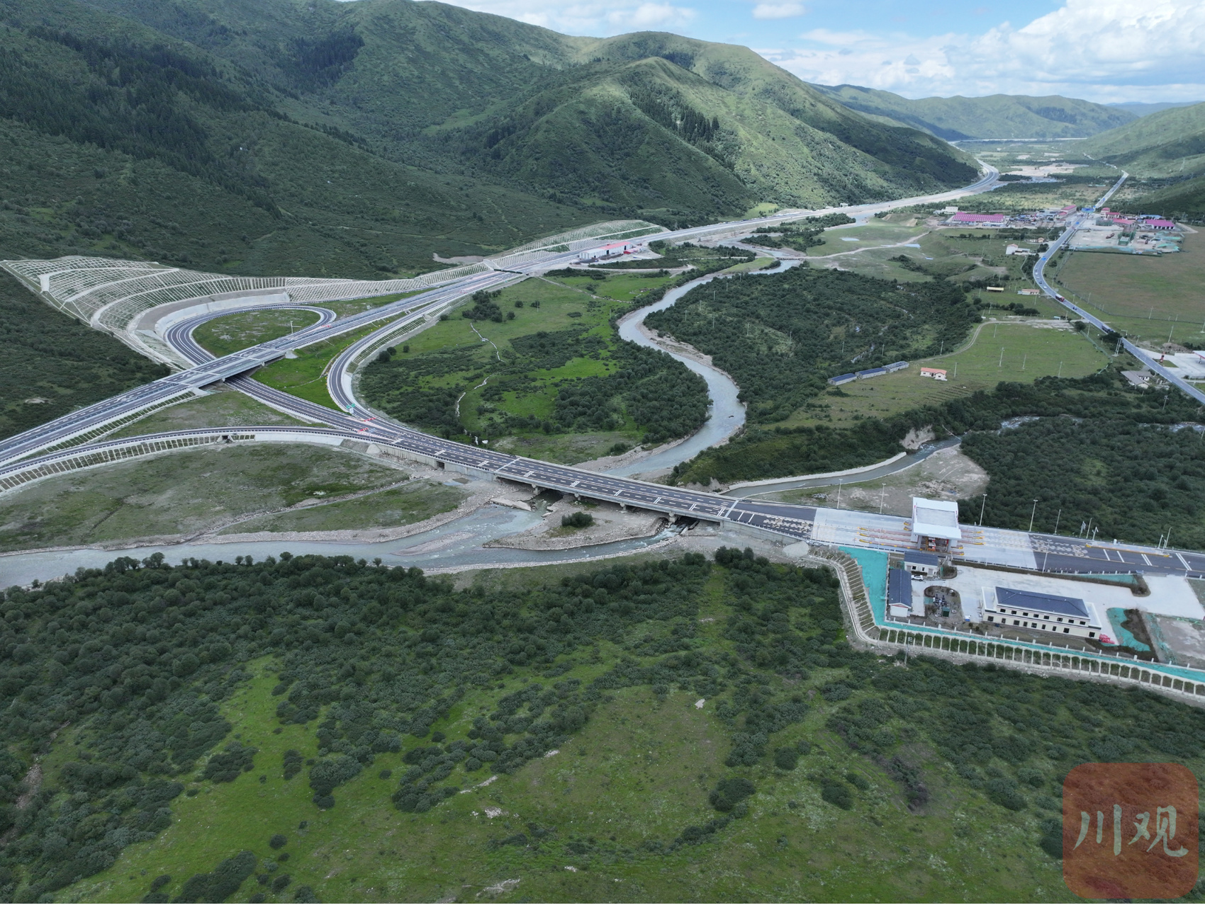 川藏高速最新進(jìn)展，一路向前，成就夢(mèng)想的賽道之路