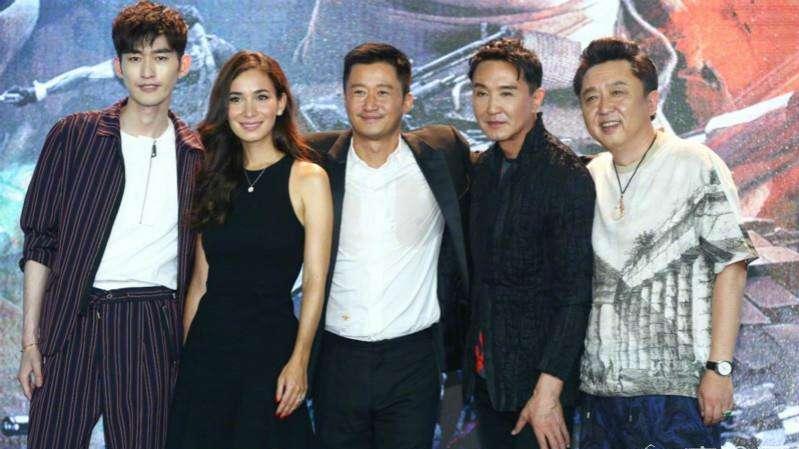 戰狼票房刷新高峰，電影院里的熱血時(shí)刻