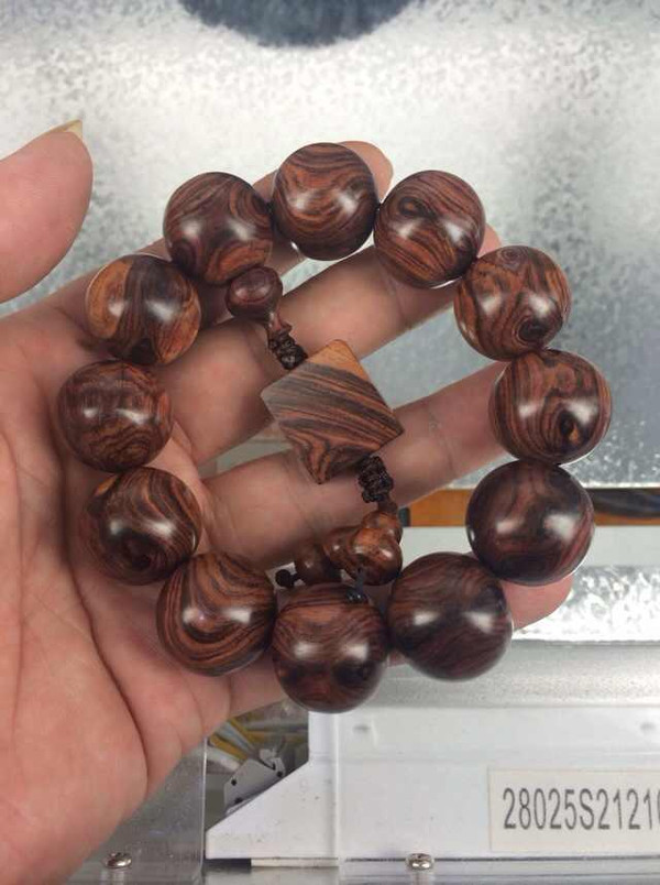 海南黃花梨當前價(jià)格全面指南，最新行情解析與深度解讀