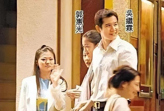 豪門(mén)寵愛(ài)，甜蜜婚姻的成長(cháng)勵志之旅