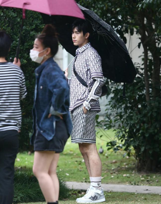 突嘴明星的獨特魅力，面部特征塑造個(gè)人風(fēng)采