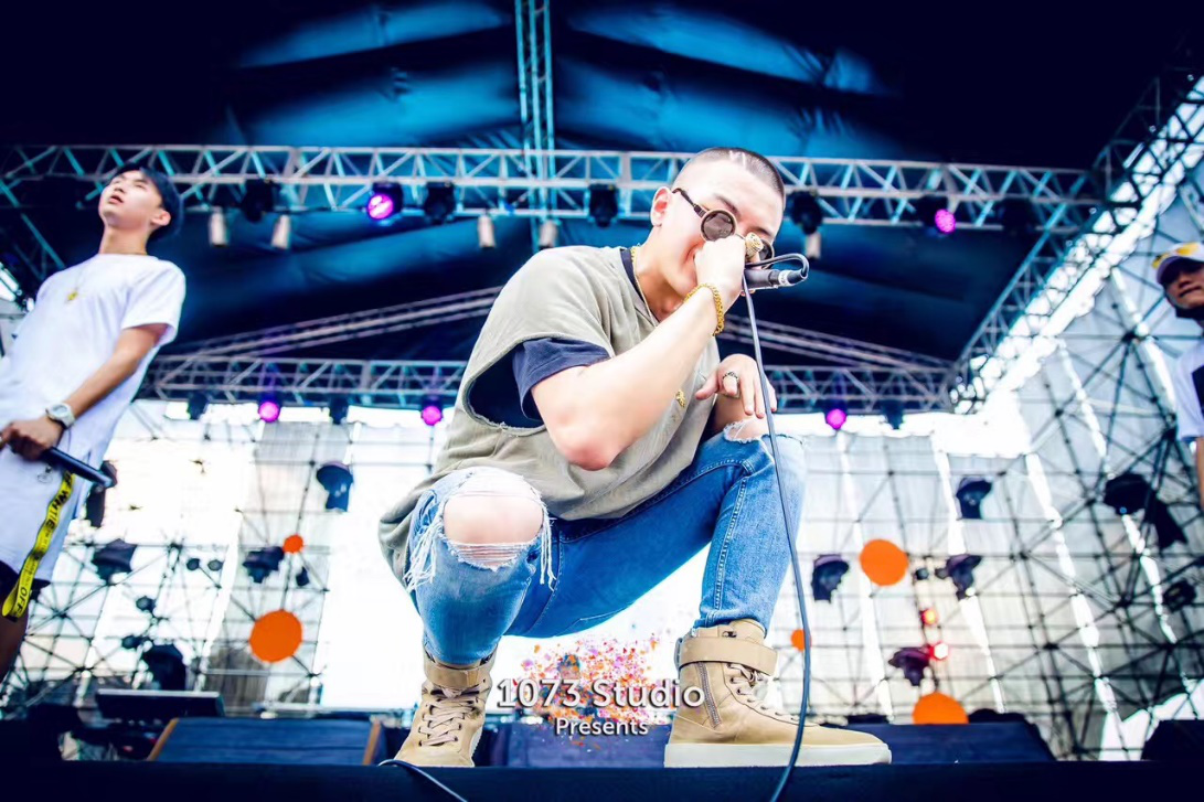 品冠新歌發(fā)布，自信成就夢(mèng)想，正能量點(diǎn)亮人生之歌