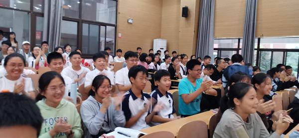 教師美文誦讀比賽精彩篇目展示