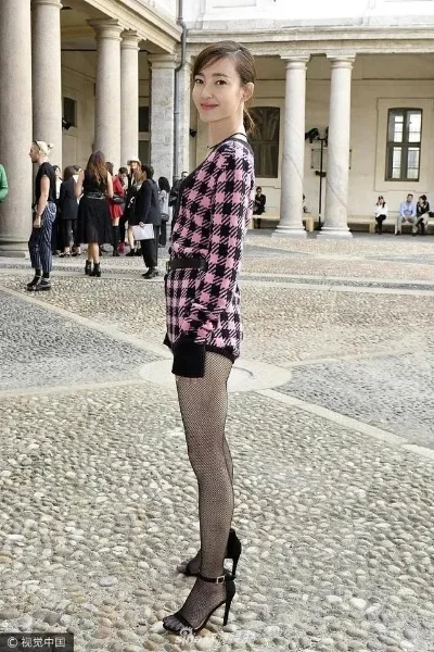 明星絲襪微博，變化中學(xué)習，自信成就夢(mèng)想之路