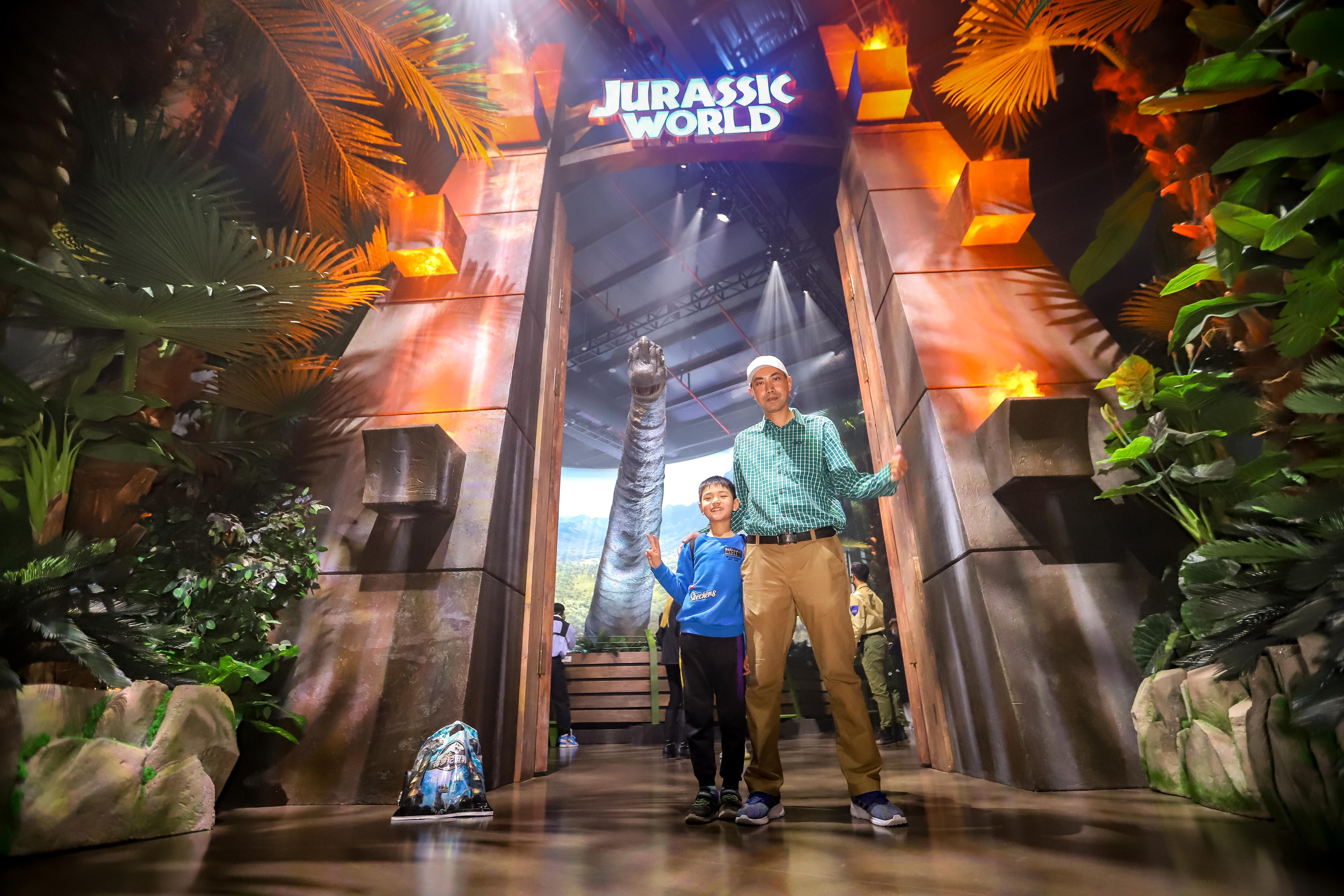 侏羅紀世界電影，自然探險之旅，探尋內心平和與幽默的旅程