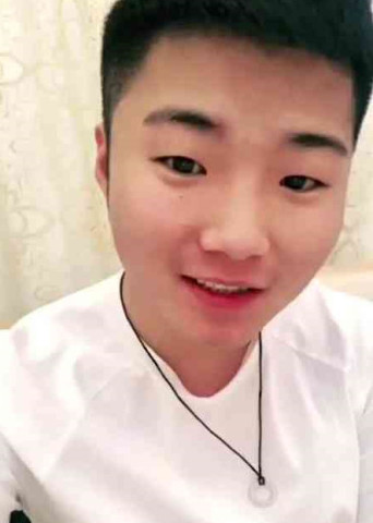 白小白最新時(shí)尚活力照片曝光，捕捉魅力瞬間