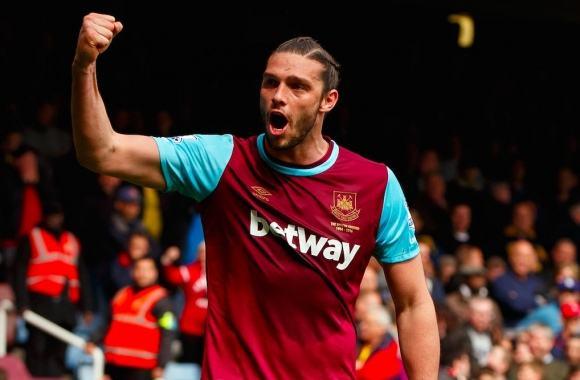 實(shí)況足球8最新轉會(huì )動(dòng)態(tài)，轉會(huì )市場(chǎng)風(fēng)云變幻揭秘