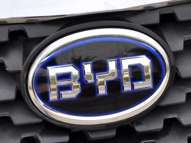 BYD最新車(chē)標引領(lǐng)時(shí)尚潮流，獨特設計展現新風(fēng)向！