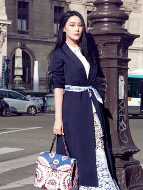 范冰冰最新街拍，時(shí)尚潮流的新標桿典范