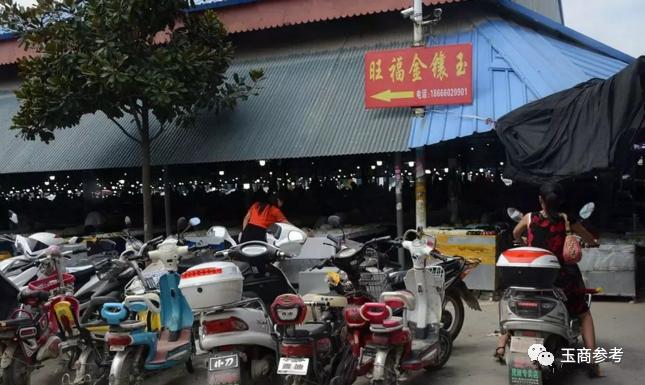 鎮平貼吧科技新品亮相，體驗未來(lái)生活新紀元最新動(dòng)態(tài)