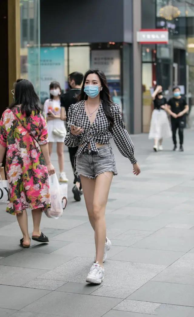 最新女裝短褲時(shí)尚趨勢與個(gè)人立場(chǎng)探討