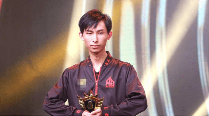 夢(mèng)淚最新視頻，變化中的學(xué)習之旅，自信與成就感的起點(diǎn)