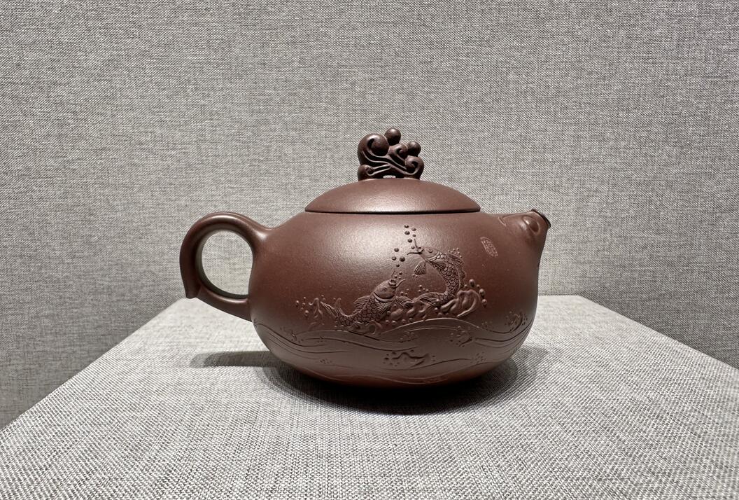 紫砂最新作品，傳承與創(chuàng  )新的藝術(shù)瑰寶展現