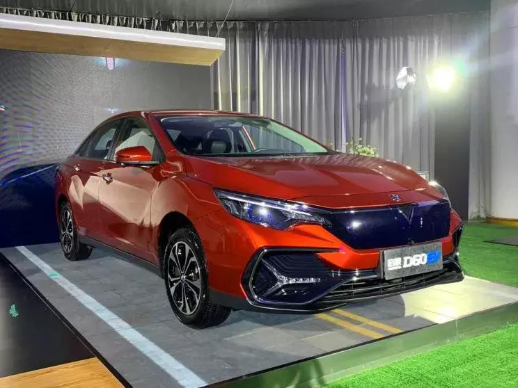 WEY最新款，駕馭變化，自信啟程未來(lái)