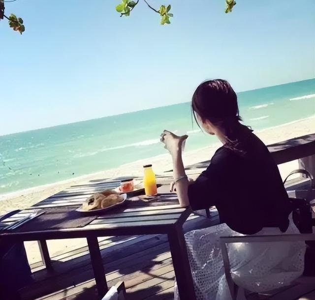 時(shí)尚選擇背后的多元解讀，最新頭像背影引領(lǐng)潮流趨勢