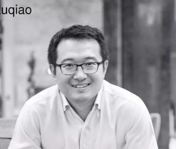 何匡最新女友，變化的力量與自信成就之路的見(jiàn)證者