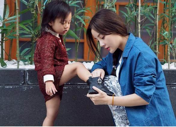 李小璐最新眼睛照片，科技魅力下的視界革新之美