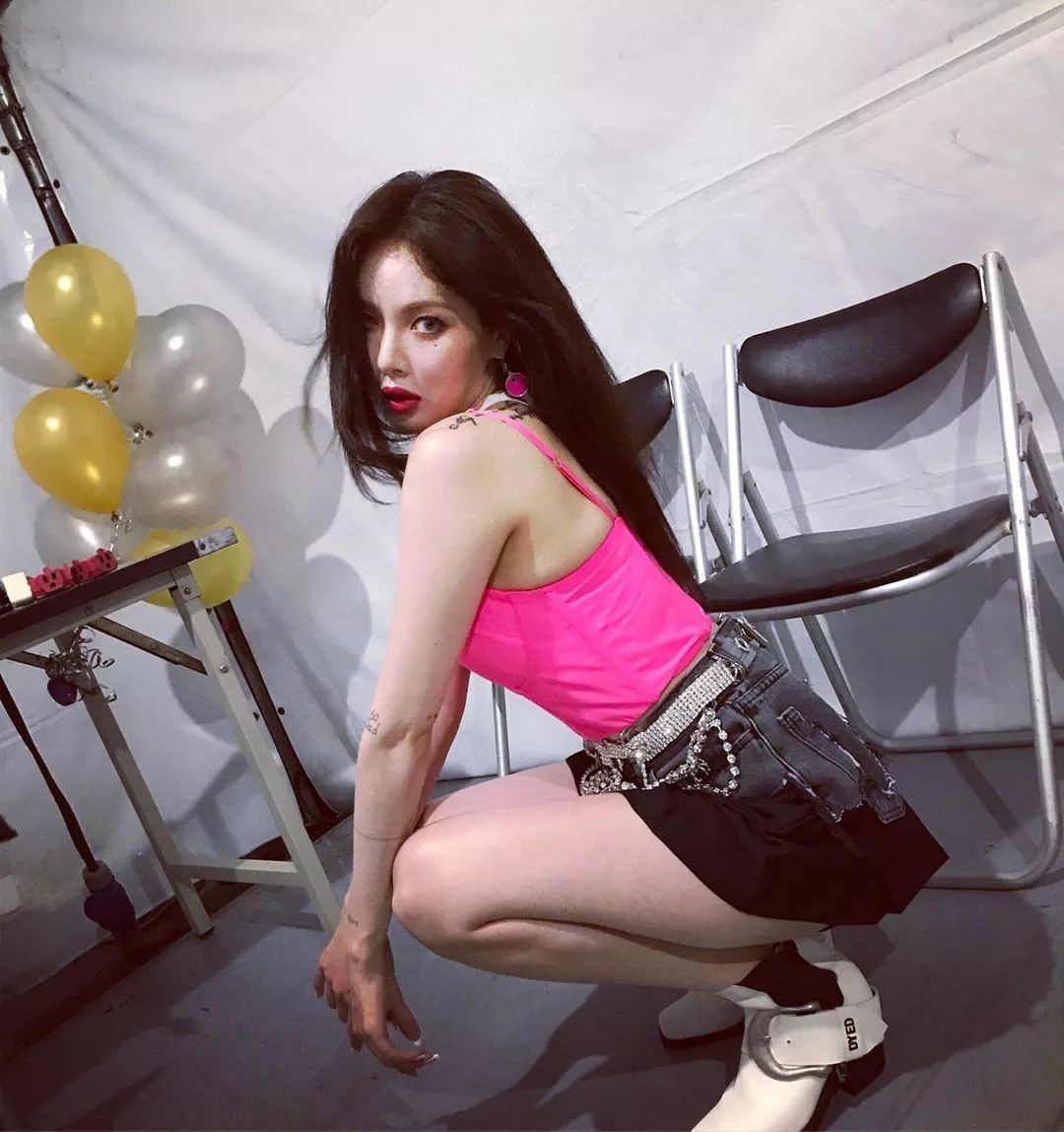 泫雅擁抱自然，尋找內心寧靜之旅的最新動(dòng)態(tài)